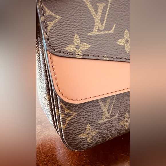 Authentic Louis Vuitton Monogram Marceau Flap Bag - Picture 12 of 16